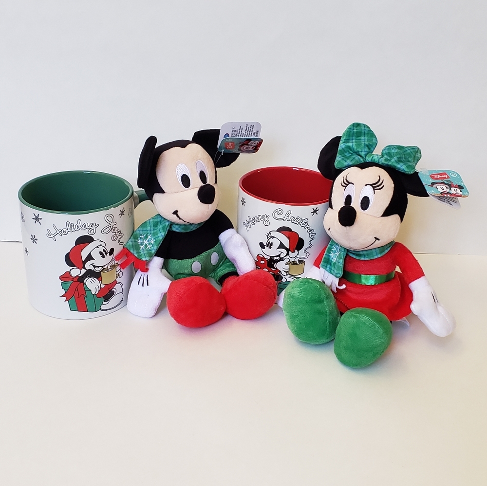NWT Mickey and Minnie Mouse Christmas Holiday Mugs with Plush